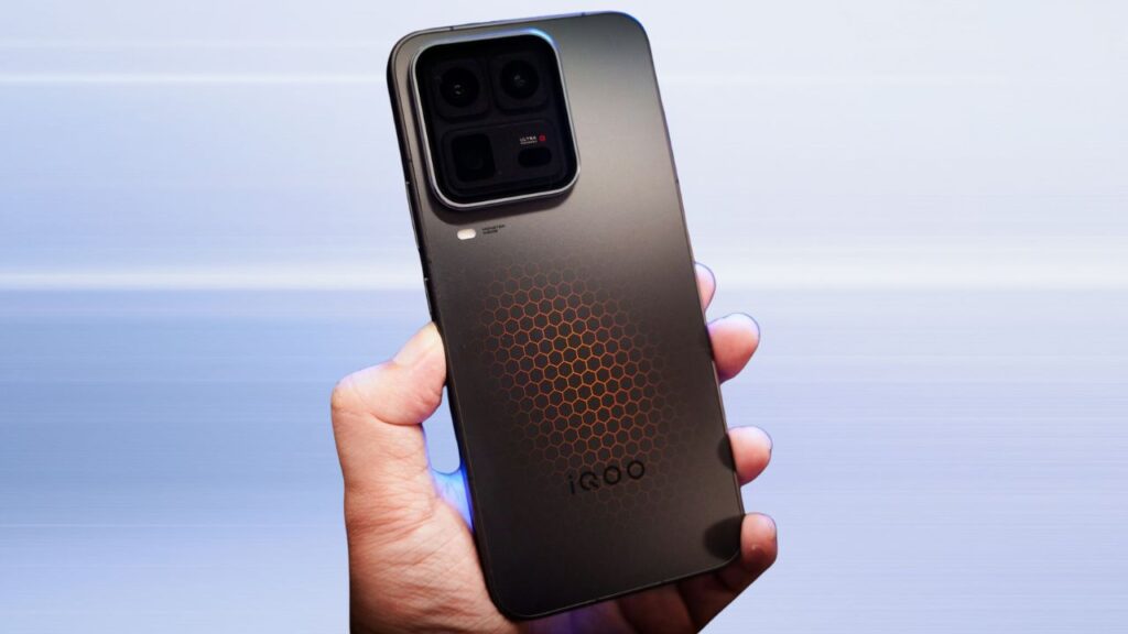 iQOO 15 Ultra Design